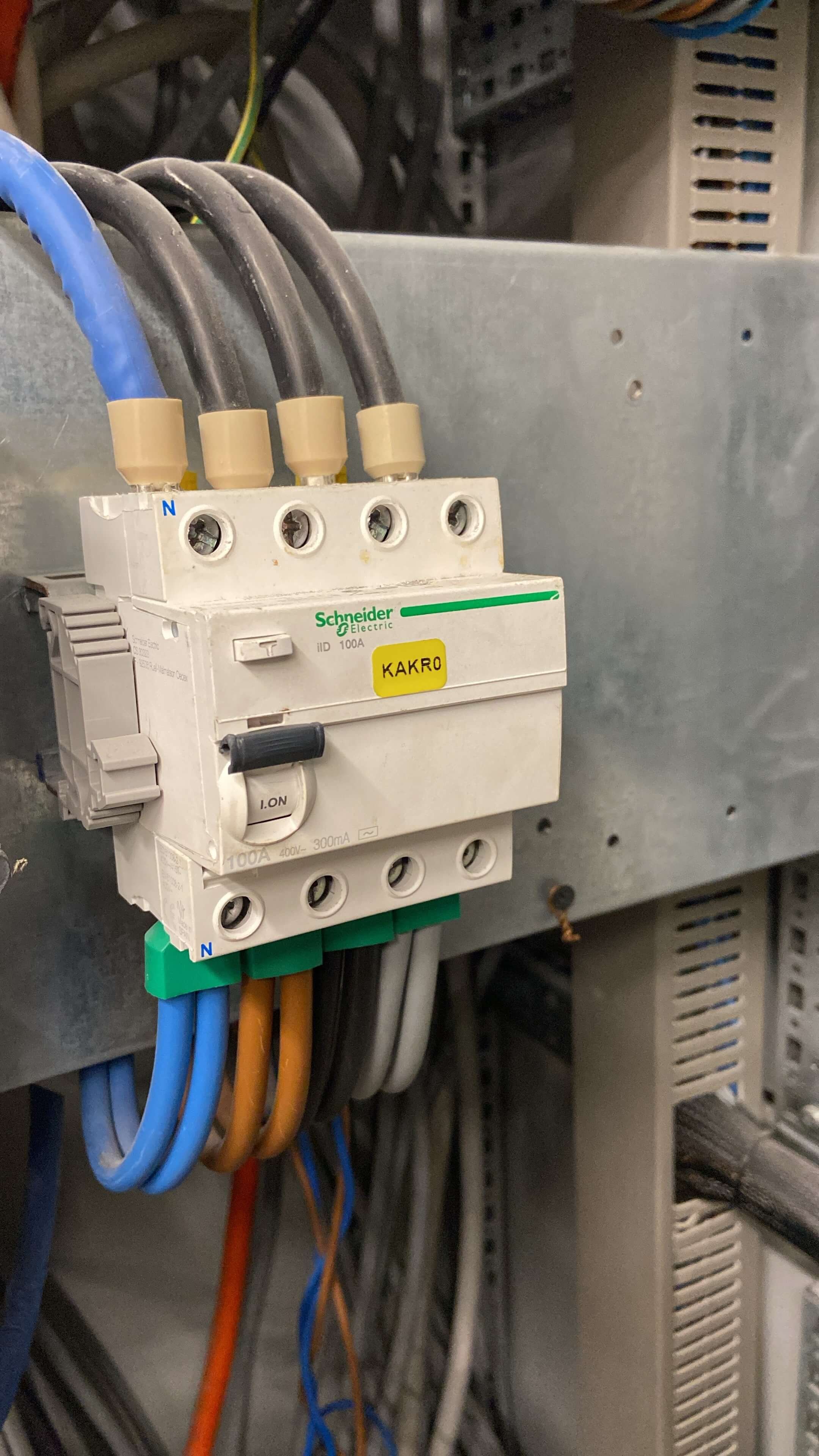 Adana Çukurova Elektrikçi Hizmeti | Ömür Elektrik ve Uydu Servisi 7/24 Müdahale