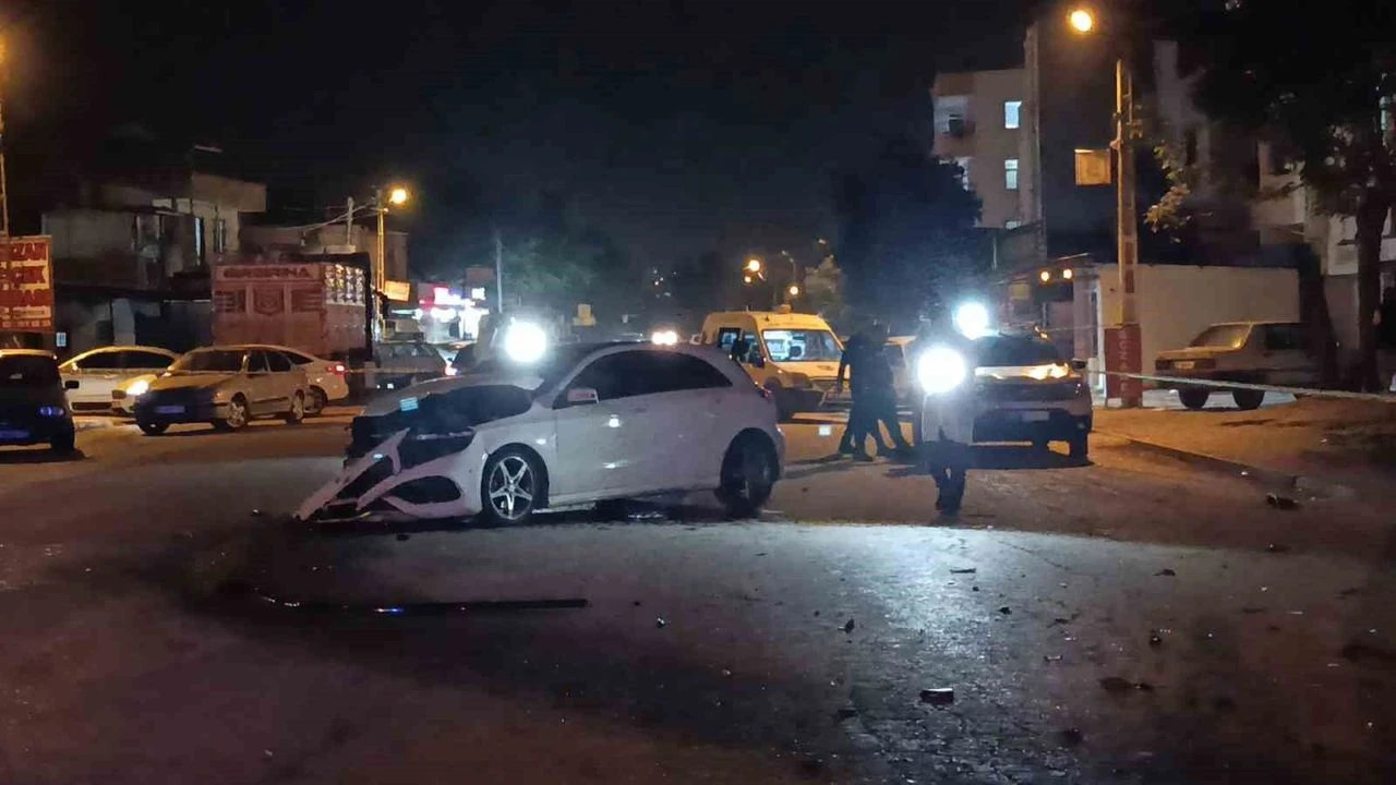 Adana'da Feci Zincirleme Kaza: 1 Kişi Hayatını Kaybetti, 4 Yaralı