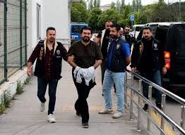 Adana’ya Getirilen Rasim Ozan Kütahyalı’ndan İlk Açıklama: “Bir Yanlış Anlaşılma Var”