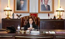 Adana Valisi Yavuz Selim Köşger 23 Nisan'da Koltuğunu Çocuklara Bıraktı