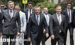 CHP’de Olağanüstü Kurultay Kararı: “Genel Başkanlığa Kayyum Atansa Bile Altı Gün Durur”