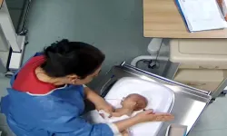 5 Günlük Bebeğe Şiddet Skandalında Hemşirenin Savunması Tepki Çekti