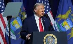 Trump’ın İran Resti Küresel Gündemin Zirvesinde: ABD Saldırıya Hazırlanıyor mu?