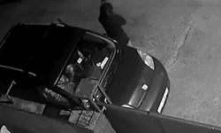 Adana’da Kasklı Şüpheliden Pompalı Tüfekli Saldırı