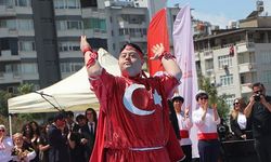 Adana’da 19 Mayıs Coşkusu: Uğur Mumcu Meydanı Bayram Alanına Döndü