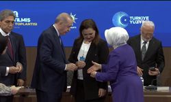 Rozetini Erdoğan Taktı: Burcu Köksal AKP’ye Katıldı