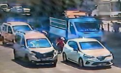 Yolun Karşısına Geçerken İki Aracın Çarptığı Çocuk Hayatını Kaybetti
