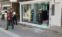 Adana'da Silahlı Saldırı: Giyim Mağazasına Ateş Açıldı
