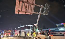 Adana’da Yolcu Otobüsü Alt Geçitte Kaza Yaptı: 11 Yaralı
