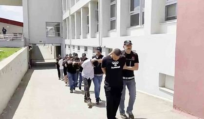 Adana'da Kilolarca Yasaklı Madde Ele Geçirildi, 55 Kişi Tutuklandı