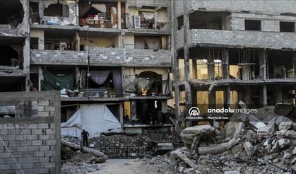 İsrail Gazze’de “Barış” Binasını Yerle Bir Etti: Binlerce Kişi Evlerinden Oldu