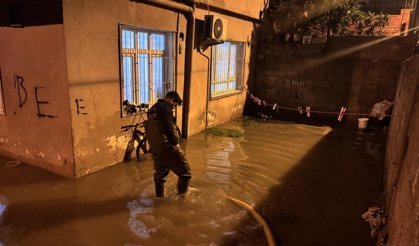 Adana’da Sağanak Hayatı Olumsuz Etkiledi