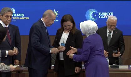 Rozetini Erdoğan Taktı: Burcu Köksal AKP’ye Katıldı