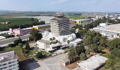 Adana’da Kontrollü Yıkım: 16 Katlı Çukobirlik Binası Saniyeler İçinde Yerle Bir Oldu