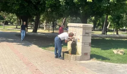 Termometreler 33 Dereceyi Gösterdi: "Yerde Beton Yok, Lav Var"