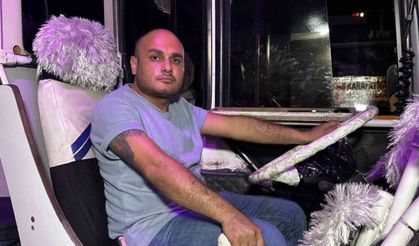Yol Verme Kavgasında Ambulans Şoförü Otobüse Daldı