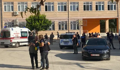 Manisa Turgutlu’da Lise Önünde Silahlı Saldırı