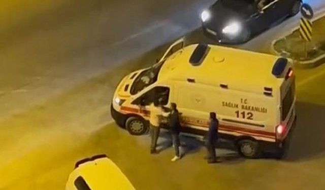 Adana’da Trafikte Gerilim: “Beni Tanıyor musun?” Diyerek Ambulans Şoförüne Saldırmaya Çalıştı