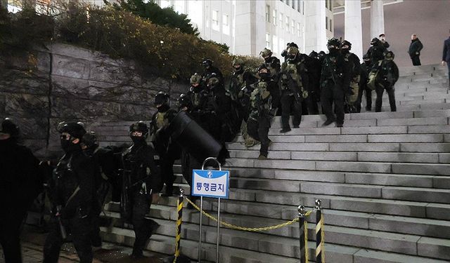 Güney Kore’de Sıkıyönetim ve Yolsuzluk Tartışmaları Büyüyor  Sıkıyönetim Kararı ve Tepkiler