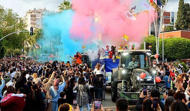 Adana Portakal Çiçeği Karnavalı'nda Görsel Şölen