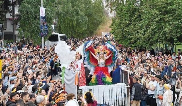 Kültür Yolu Festivali Portakal Çiçeği Karnavalı’yla Start Aldı “Rio’yu Aratmadı!”