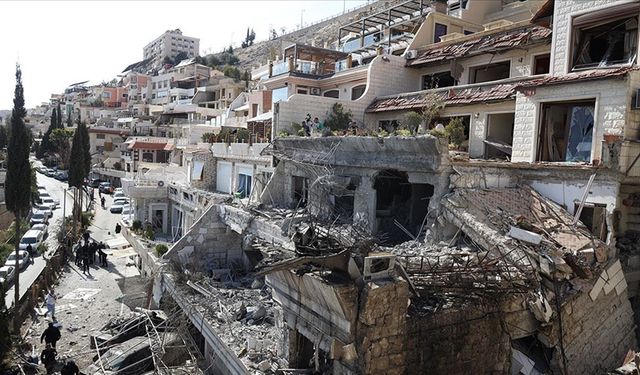 İsrail, Suriye’ye Peş Peşe Hava Saldırıları Düzenledi: Şam ve Süveyda Yeniden Hedefte