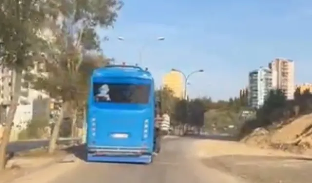 Adana’da Açık Kapıdan Yolculuk Yapanlara Ceza