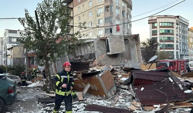 Gebze’de 7 Katlı Bina Çöktü: En Az İki Kişi Hayatını Kaybetti