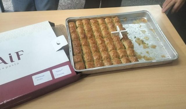 Eldivenler Takıldı, Fırçalar Çalıştı: Seyhan İstiklal’de Temizlik Yarışı Tatlıya Bağlandı.