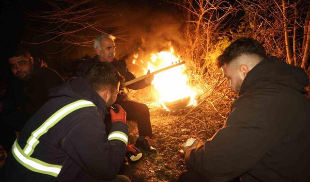 Adana’da Dondurucu Gece: Üreticiler Zirai Don İçin Sabaha Kadar Nöbet Tuttu