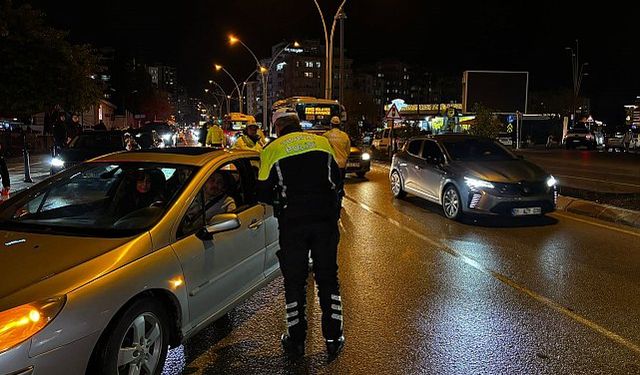 Adana’da Yılbaşı Öncesi Geniş Kapsamlı Güvenlik Uygulaması