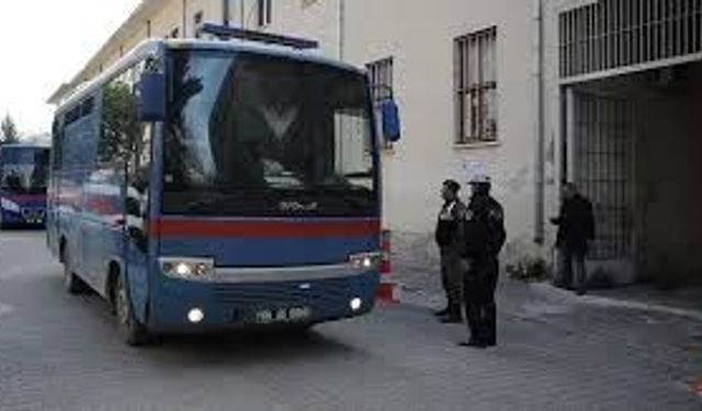 Adana’da Dolandırıcılık Sanığına 6 Yıl 8 Ay Hapis Cezası Verildi