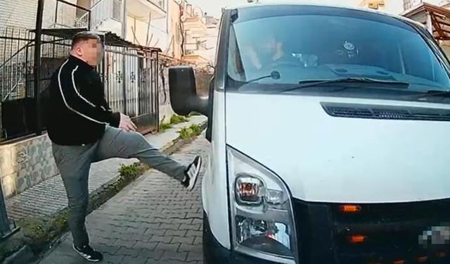 Adana’da Trafikte Araçtan İnip Sürücüye Saldıran 2 Kişi Tutuklandı