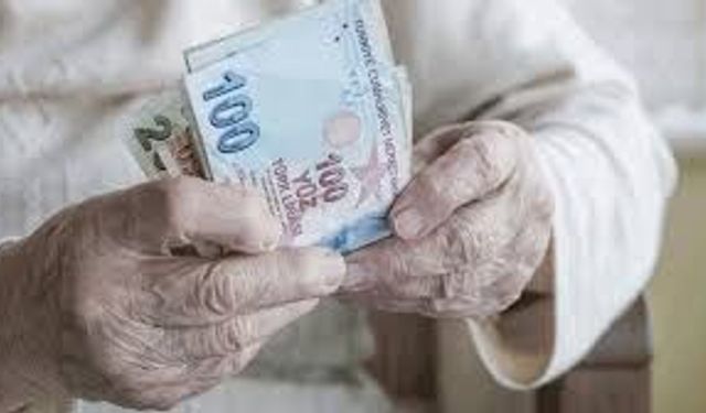 Emekli İkramiyeleri Hesaplara Yatmaya Başladı