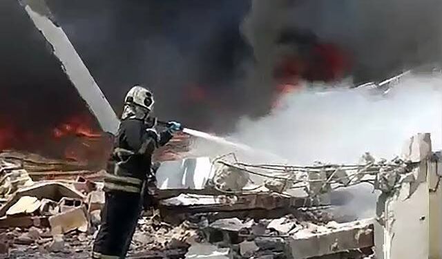 Narenciye Paketleme Tesisinde Çıkan Yangın Korkuttu