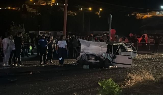 Trafik Işıklarında Bekleyen Araca Çarpan Otomobilin Sürücüsü Hayatını Kaybetti