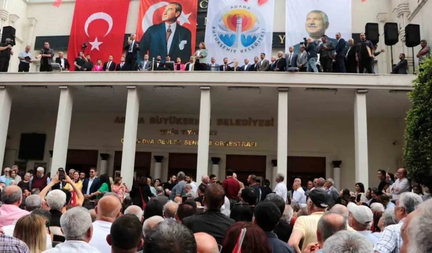 Adana'da Tekrar Seçilen Zeydan Karalar, Seçim Zaferini Takiben Mazbatasını Resmen Aldı