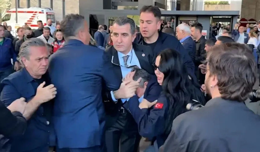 CHP Lideri Özgür Özel'e Atatürk Kültür Merkezi'nde Yumruklu Saldırı