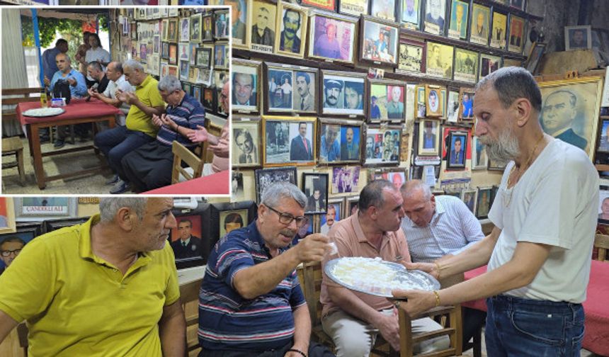 Adana’da Anlamlı Bayram Geleneği: 'Ölüler Kahvesi'nde Kur’an Okundu, Lokum Dağıtıldı