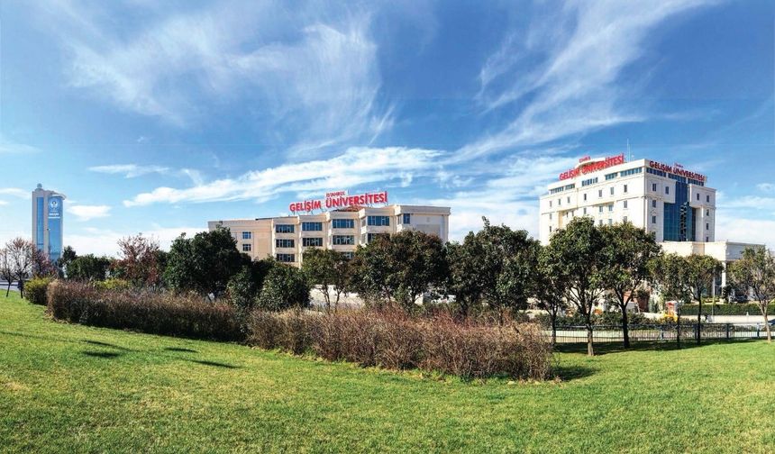 Aday Öğrencilere Kritik Uyarı: Üniversite Hayatına Uyumda “Özgünlük” Anahtar Rol Oynuyor!
