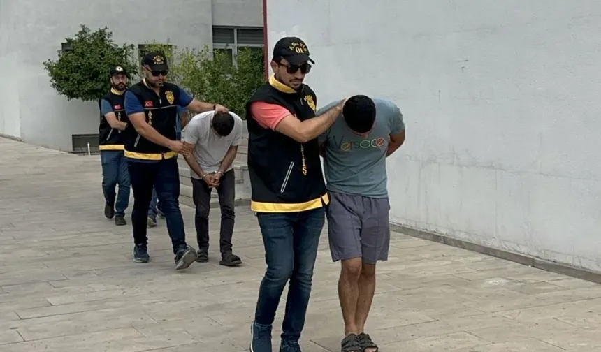 Adana’da Motosiklet Hırsızlığı Kamerada: Zanlı Suçüstü Yakalandı, Tutuklandı