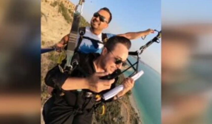 Adana Semalarında Aşk Dolu Bir An: Yamaç Paraşütüyle Evlilik Teklifi