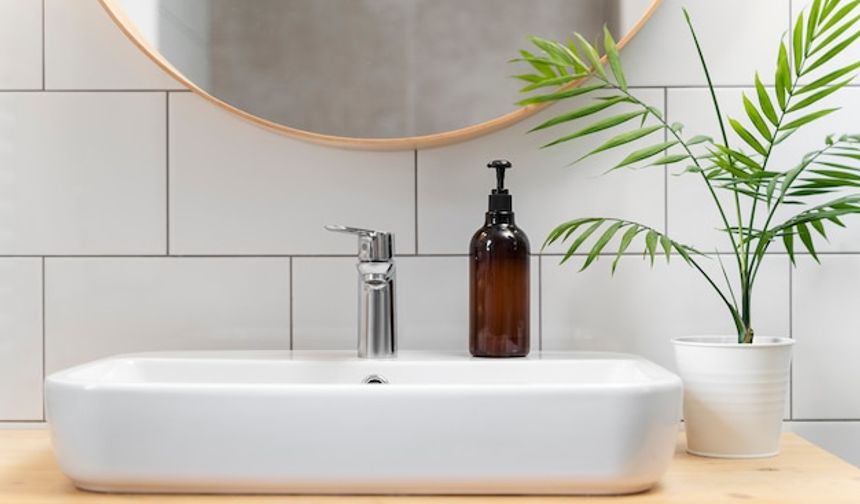 Banyo Ürünlerinde Doğal ve Sentetik Seçimler Nasıl Değerlendirilmeli?