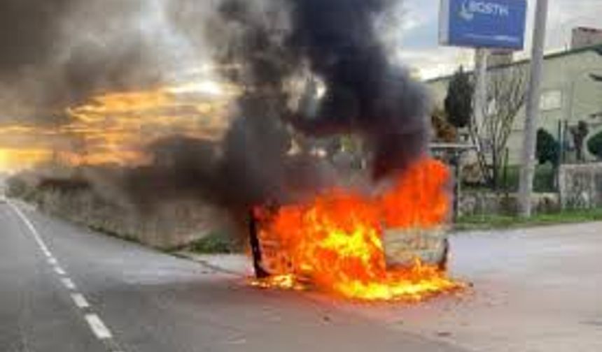 Seyir Halindeyken Alev Topuna Döndü