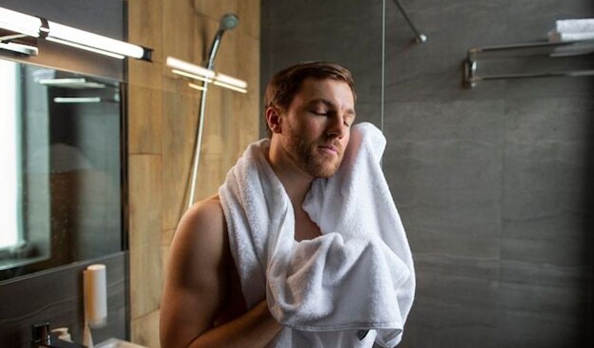 Her Gün Duş Almak Doğru mu? Cilt Tipine Göre Nasıl Değişir?