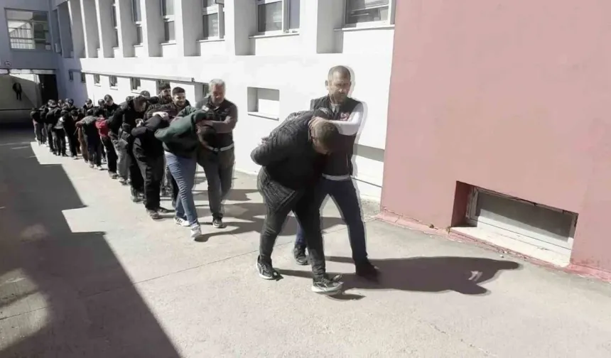 Adana’da Zehir Tacirlerine Şafak Operasyonu: 11 Tutuklama