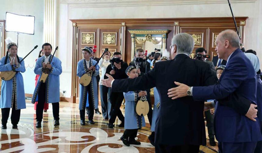 Cumhurbaşkanı Erdoğan Kazakistan’da “Dombra” İle Karşılandı