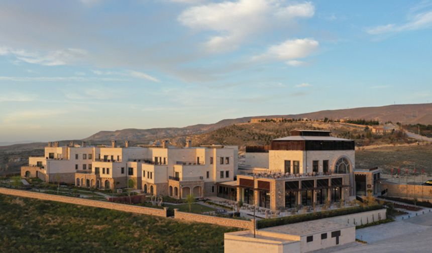 Kapadokya Otel Rehberi: Havuzlu Konaklama Seçenekleri