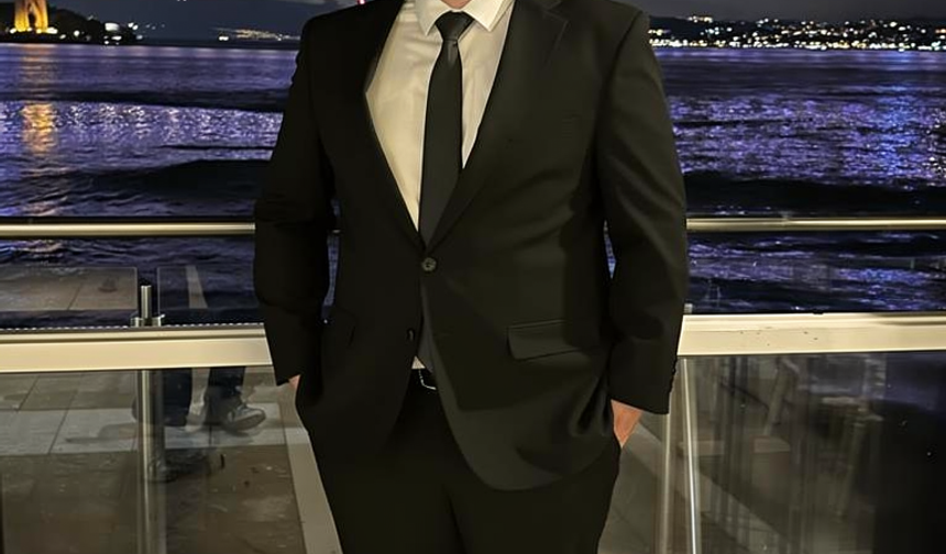 Yiğit Aksüt Neden Tanınıyor? Uzmanlık Alanları ve Yazar Otoritesi