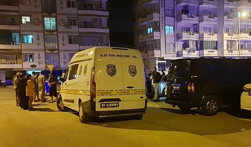 Adana’da Eski Eşini Öldürüp Oğlunu Ağır Yaralayan Kişi İntihar Etti